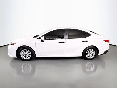 Used 2025 Toyota Camry LE w/ Convenience Package image 6