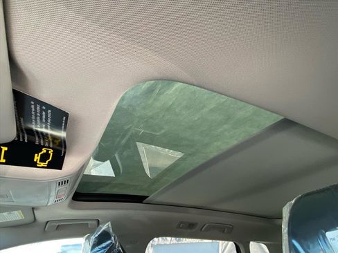 New 2026 Volkswagen Taos SE image 11