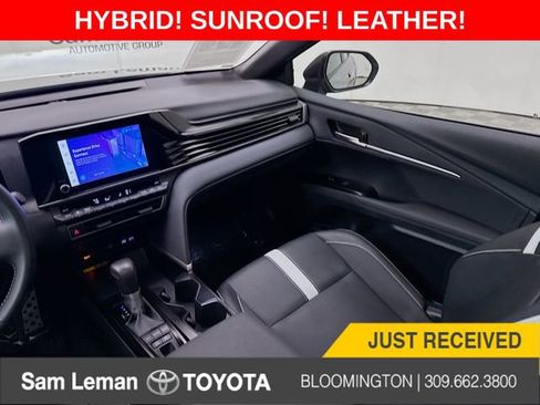 Used 2025 Toyota Camry SE image 23