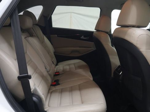 Used 2019 Kia Sorento EX AWD/4WD image 13