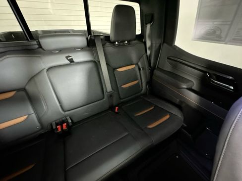 Used 2025 GMC Sierra 1500 AT4 w/ AT4 Premium Package AWD/4WD image 14