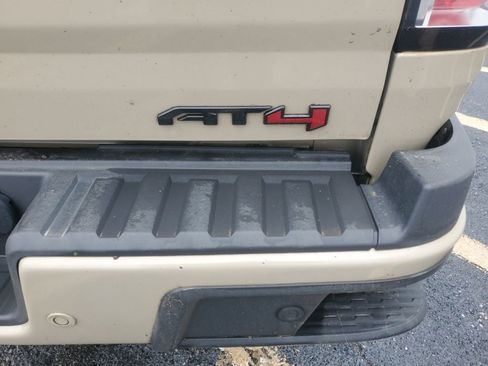 Used 2022 GMC Canyon AT4 AWD/4WD image 6