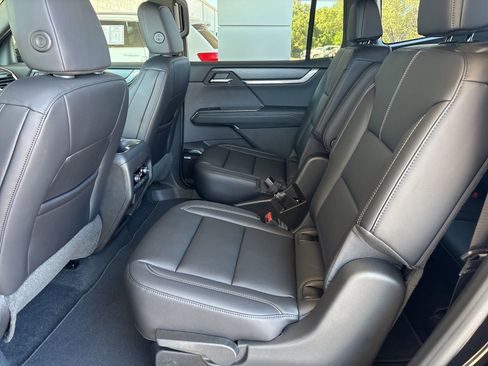 New 2026 GMC Acadia Elevation w/ Elevation Premium Package FWD image 12