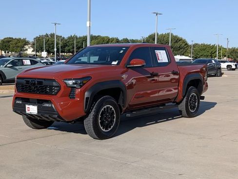 Certified 2025 Toyota Tacoma TRD Off-Road w/ TRD Off Road Premium Package AWD/4WD image 9