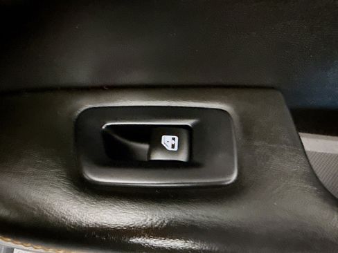 Used 2017 Jeep Compass Limited image 31