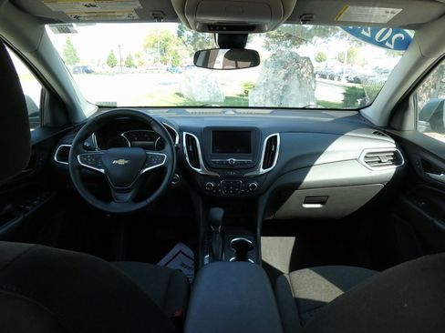 Used 2024 Chevrolet Equinox LT image 32