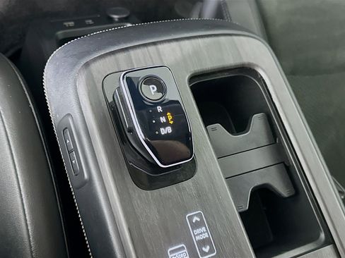 Used 2023 Nissan Ariya FWD image 25