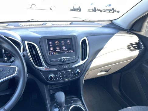 Used 2022 Chevrolet Equinox LT w/ Driver Convenience Package image 15