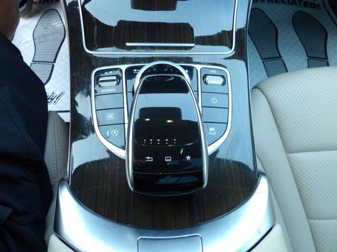 Used 2016 Mercedes-Benz GLC 300 4MATIC image 22