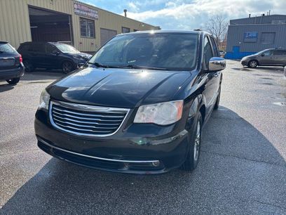 Used 2014 Chrysler Town & Country Touring-L w/ Driver Convenience Group