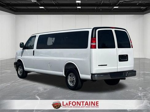 Used 2025 Chevrolet Express 3500 LT w/ LT Preferred Equipment Group RWD image 3