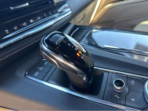 Used 2022 Cadillac Escalade Premium Luxury w/ Performance Package image 19