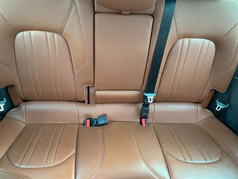 Used 2017 Maserati Levante image 18