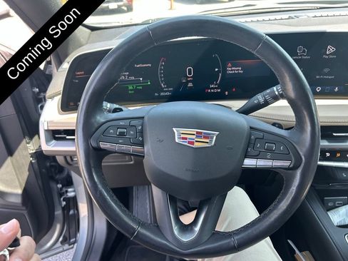 Used 2024 Cadillac XT4 Luxury w/ Cold Weather Package FWD image 21