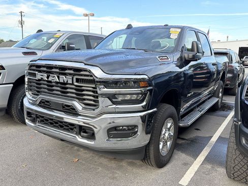 Used 2025 RAM 2500 Big Horn AWD/4WD image 1