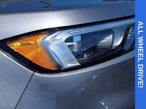 Used 2023 Ford Edge SEL w/ Convenience Package AWD/4WD image 9