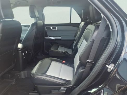 Certified 2024 Ford Explorer XLT w/ Equipment Group 202A AWD/4WD image 9