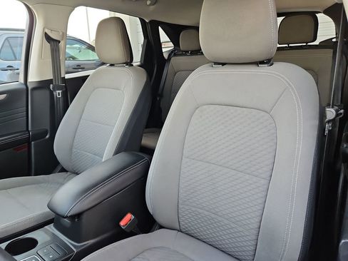 Used 2022 Ford Escape SE image 23