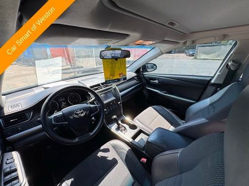Used 2017 Toyota Camry SE w/ Moonroof Package FWD image 25