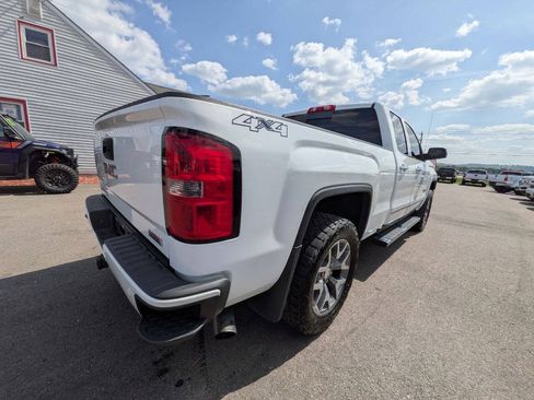 Used 2015 GMC Sierra 1500 SLT w/ All-Terrain Package AWD/4WD image 9