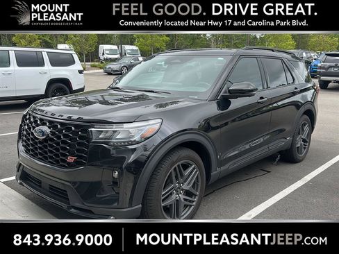 Used 2025 Ford Explorer ST image 1