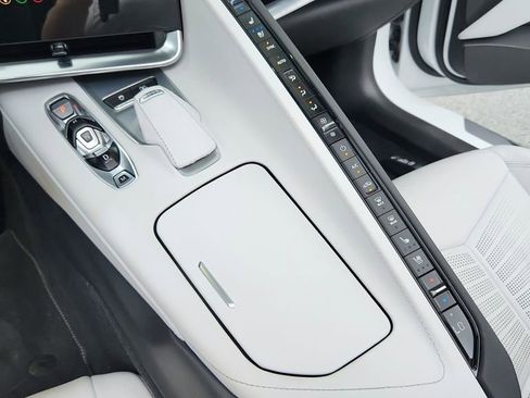 Used 2022 Chevrolet Corvette Stingray Preferred Conv w/ Chrome Exterior Badge Package image 33