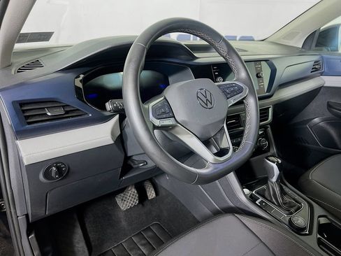 Used 2024 Volkswagen Taos SE w/ Panoramic Sunroof Package AWD/4WD image 11