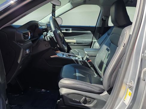 Used 2021 Ford Explorer Limited w/ Hybrid Equipment Group 310A image 10