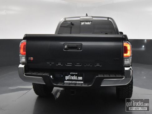 Used 2021 Toyota Tacoma TRD Off-Road AWD/4WD image 6