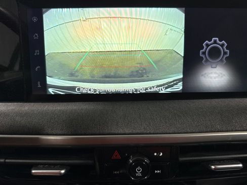 Used 2025 Nissan Kicks SV FWD image 22