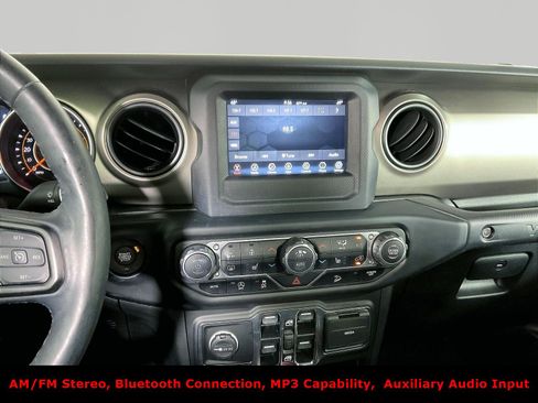 Used 2021 Jeep Wrangler Unlimited Sport AWD/4WD image 9