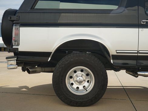 Used 1995 Ford Bronco XLT image 39