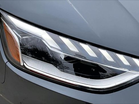 Used 2023 Audi A4 2.0T Premium w/ Convenience Package image 26