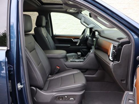 Used 2023 GMC Sierra 1500 Denali w/ Technology Package AWD/4WD image 38