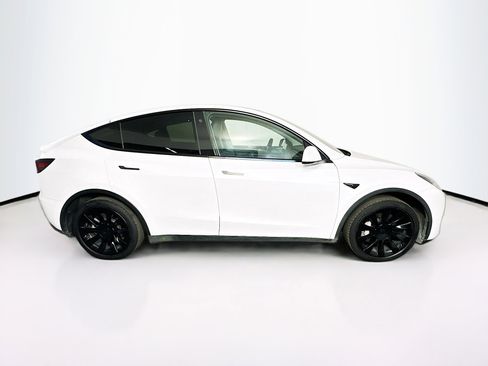 Used 2023 Tesla Model Y Long Range AWD/4WD image 10