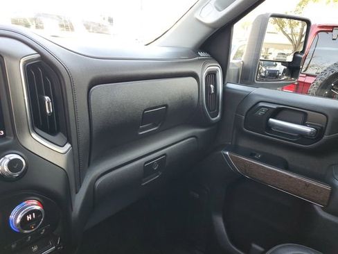 Used 2022 GMC Sierra 3500 Denali image 27