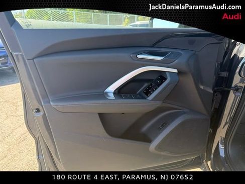 Used 2025 Audi Q5 Premium w/ Convenience Package AWD/4WD image 7