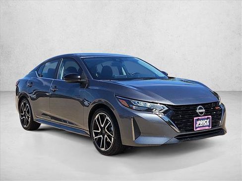 Used 2025 Nissan Sentra SR FWD image 3