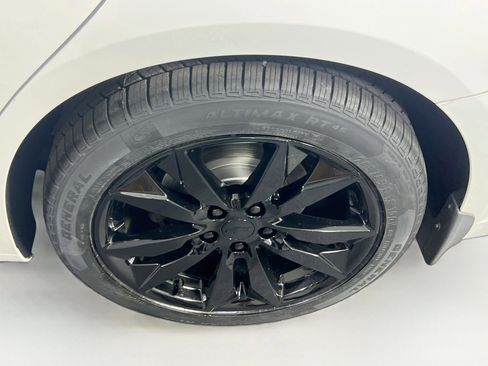 Used 2018 Chevrolet Malibu LT w/ Driver Confidence Package FWD image 28