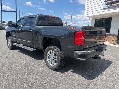 Used 2019 Chevrolet Silverado 2500 High Country w/ Duramax Plus Package image 5