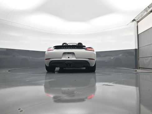 Used 2018 Porsche 718 Boxster image 23