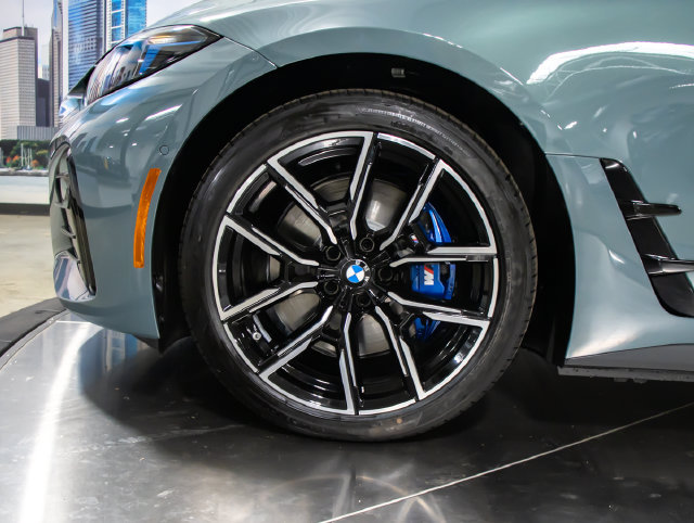 Used 2026 BMW i4 eDrive40 w/ M Sport Package RWD image 5