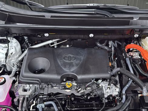 Certified 2025 Toyota RAV4 LE image 25