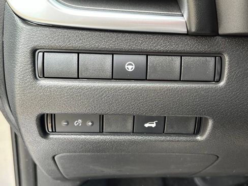 Certified 2023 Nissan Rogue SV w/ SV Premium B Package AWD/4WD image 17