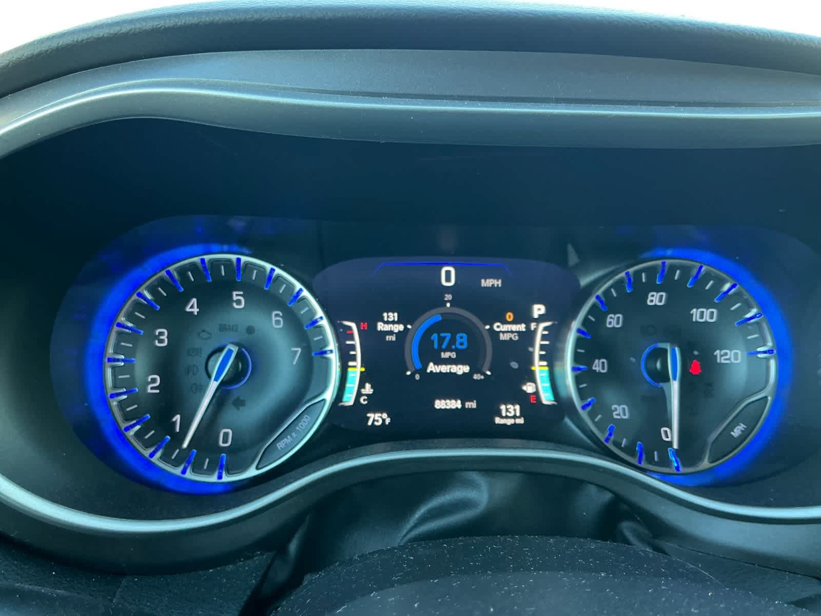 Used 2022 Chrysler Pacifica Touring-L FWD image 16