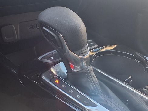 Used 2025 Chevrolet Trax LT image 12