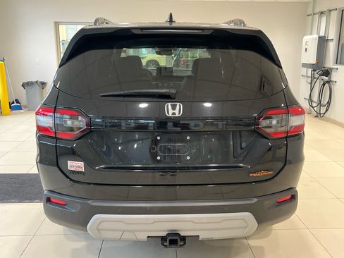 Used 2025 Honda Pilot TrailSport image 5