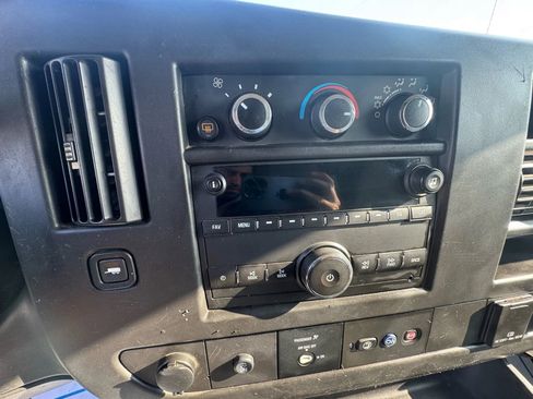 Used 2019 Chevrolet Express 2500 w/ Driver Convenience Package RWD image 13