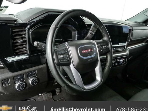 Certified 2025 GMC Sierra 1500 SLT AWD/4WD image 4