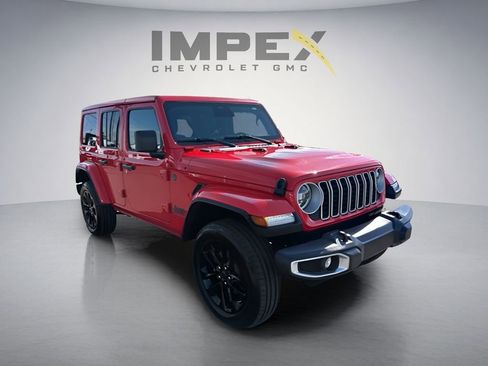 Used 2025 Jeep Wrangler Unlimited Sahara w/ Safety Group AWD/4WD image 7